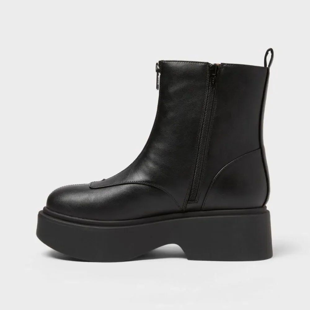 Women’s Honor Low Shaft Flat Boots with Memory Foam Insole – Black 9.5